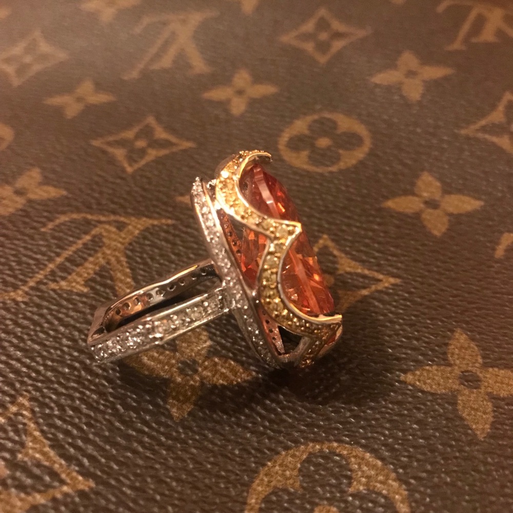 Large cocktail ring 🔥 size 7